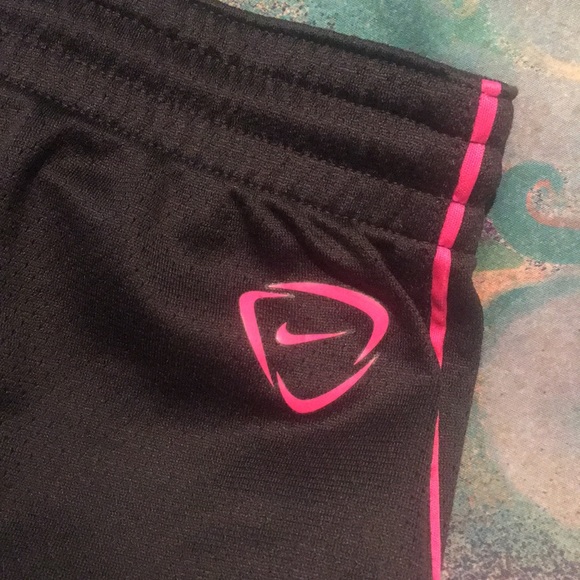 🎈SALE! Nike Dri-Fit Shorts - Picture 5 of 6